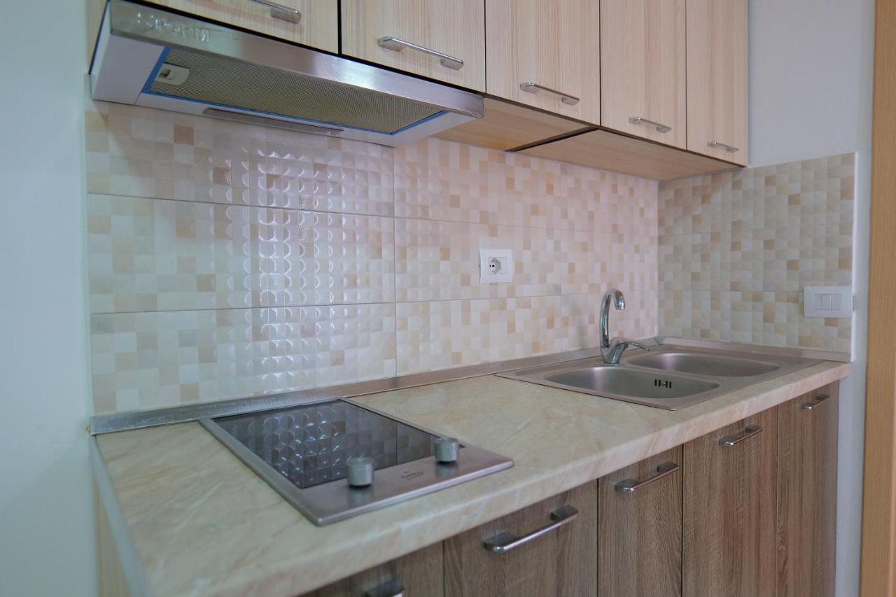 Almare Apartments Vlorë 外观 照片